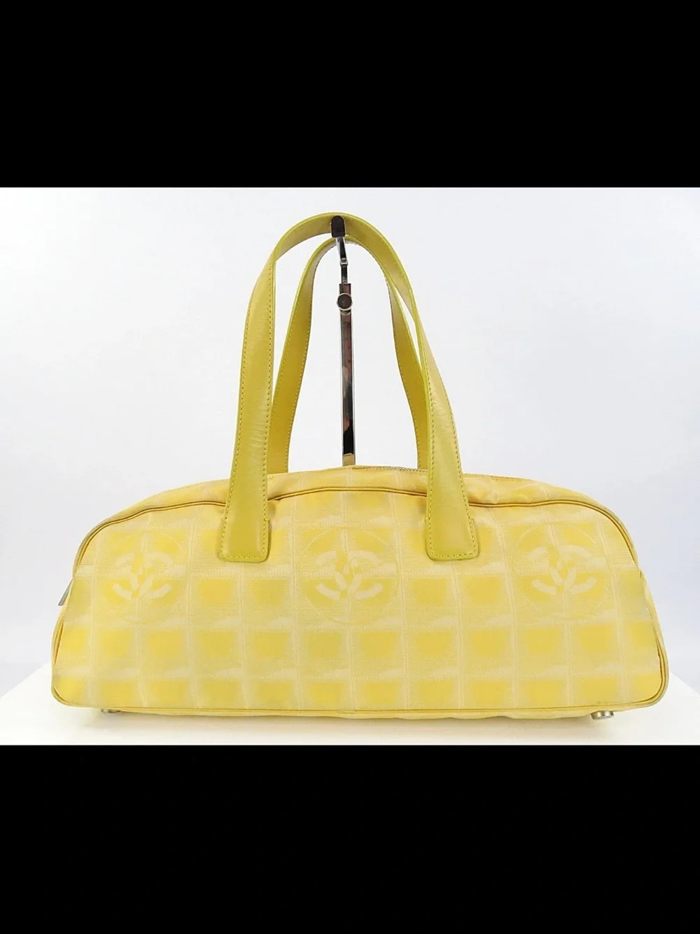 CHANEL Yellow Patterned Shoulder Bag - Picture 2 of 16
